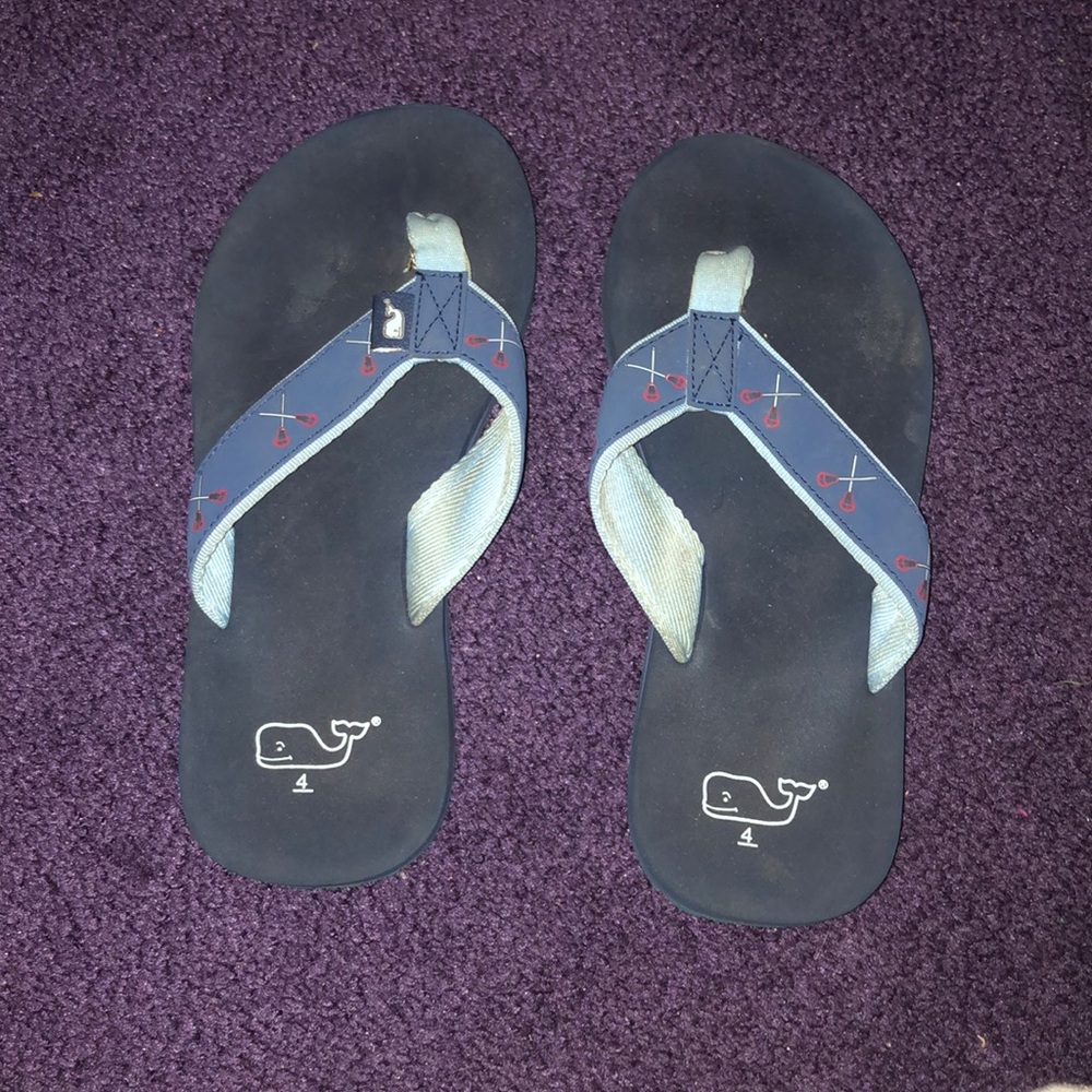 Vineyard vine flip flops